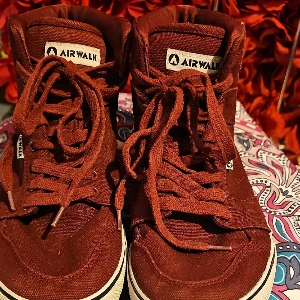 Airwalk High-Top Sneakers in Burgundy Size 8½